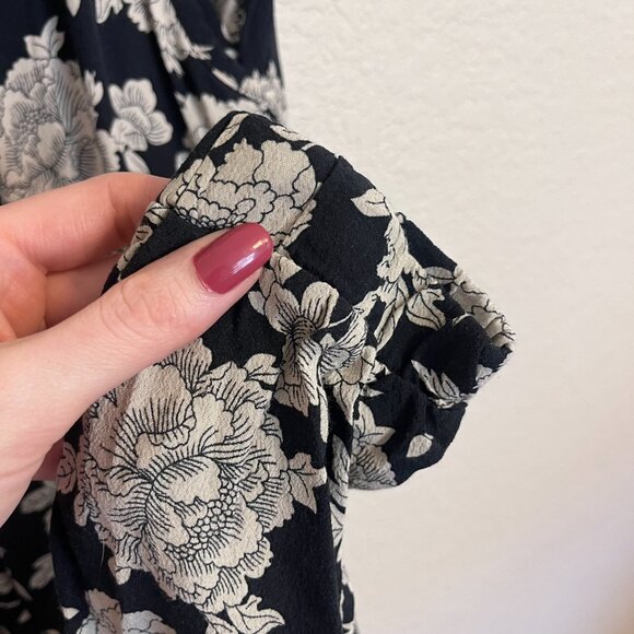 Brandy Melville Black and White Floral Joggers Women - Picture 7 of 10